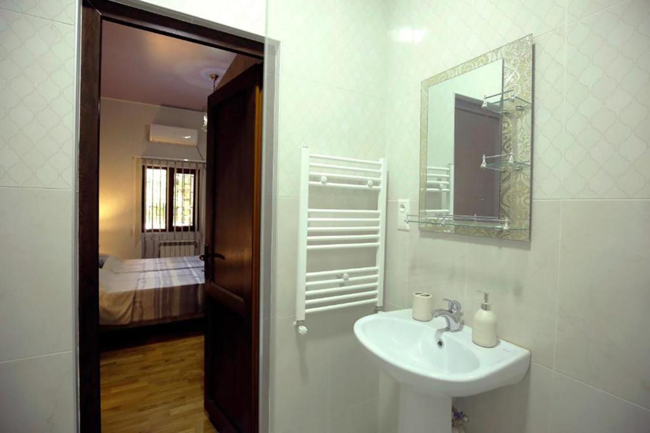 Nickos Hotel Kutaisi Exteriér fotografie
