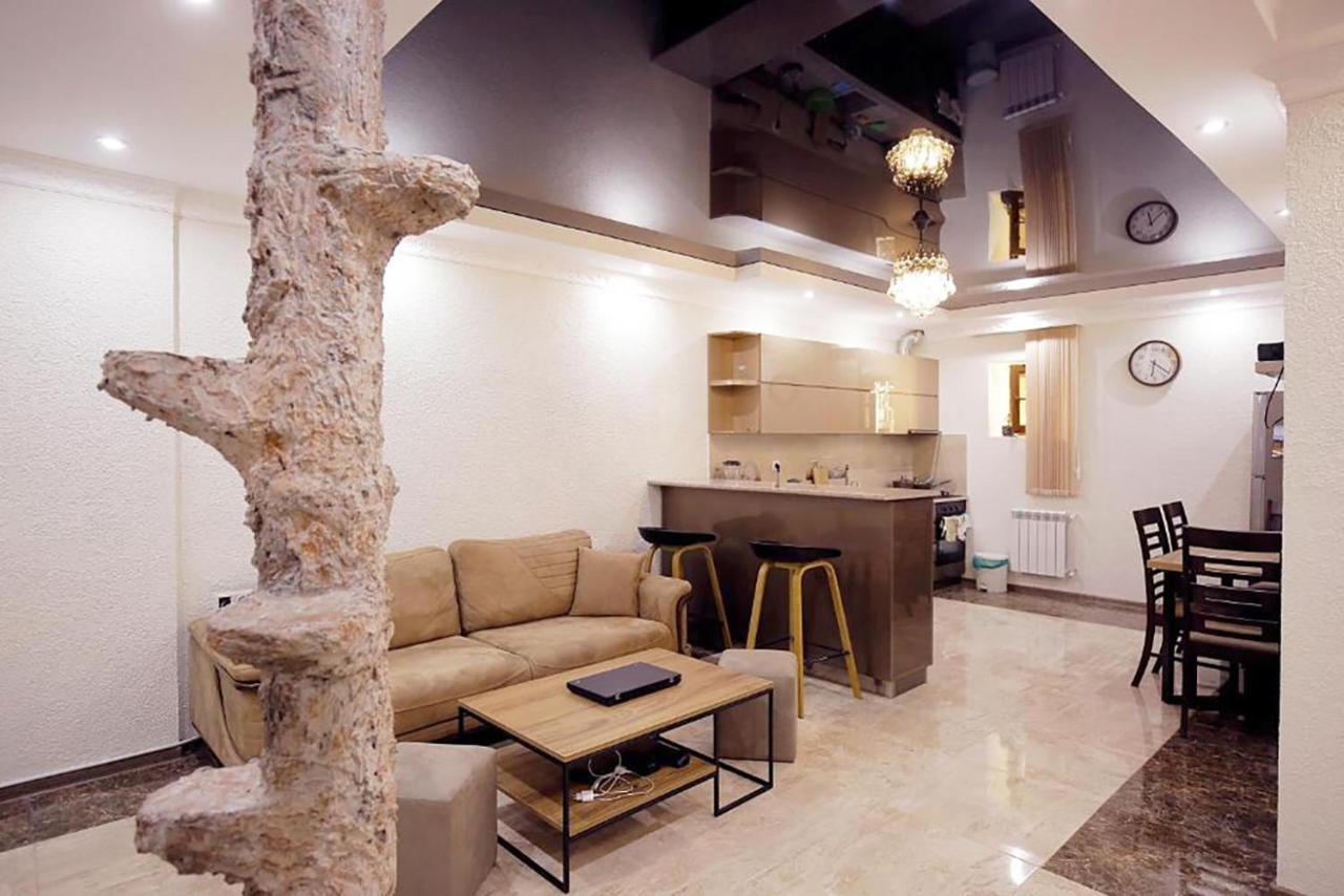 Nickos Hotel Kutaisi Exteriér fotografie